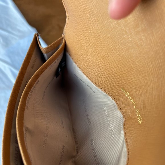 Michael Kors Leather Jet Set Travel Wallet Brown / Caramel - Picture 12 of 13